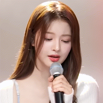 설윤 음중 MC 스틸컷 여신이다 여신..!